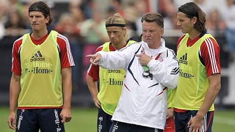 Trennt die Bayern konsequent in A- und B-Team: Trainer Louis van Gaal