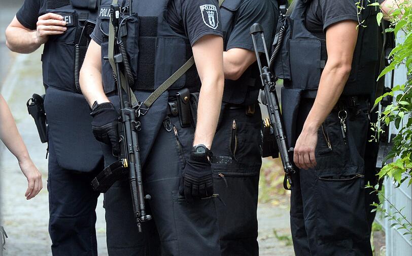 Die Bilder vom Polizeieinsatz am Benjamin-Franklin-Krankenhaus in Berlin.