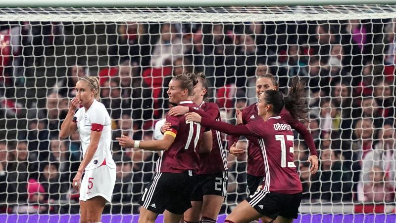 Deutschlands Fußball-Frauen durften sich in Wembley über den Sieg freuen. Deutschlands Fußball-Frauen durften sich in Wembley über den Sieg freuen.