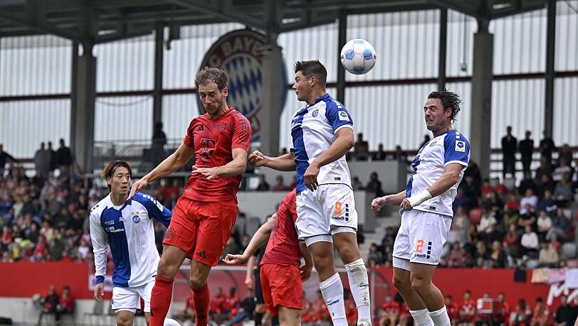 Leon Goretzka (2.v.l.) im letzten Bayern-Testspiel gegen die Grasshoppers Zürich.