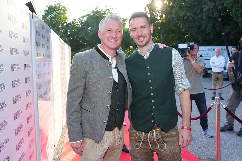 Beim Bayerischen Abend im Quellness & Golf Resort: Bastian Schweinsteiger und Felix Neureuther.