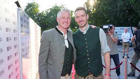 Beim Bayerischen Abend im Quellness & Golf Resort: Bastian Schweinsteiger und Felix Neureuther.