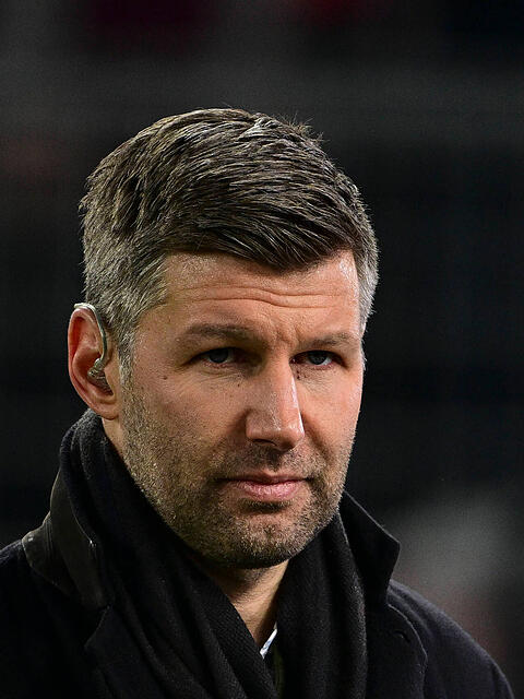 Thomas Hitzlsperger ist regelm&auml;&szlig;ig als Fu&szlig;ball-Experte in den Medien pr&auml;sent und ordnet aktuelle Entwicklungen im Profifu&szlig;ball ein.