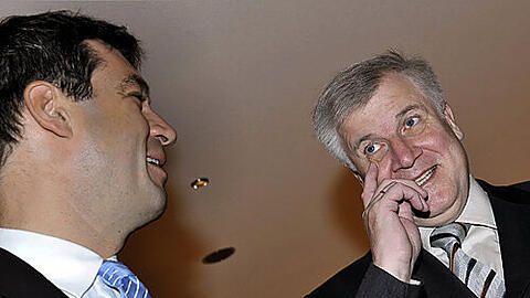 Er sei hier der Mannschaftsführer, soll Horst Seehofer zu Finanzminister Markus Söder gesagt haben. (Archivfoto)
