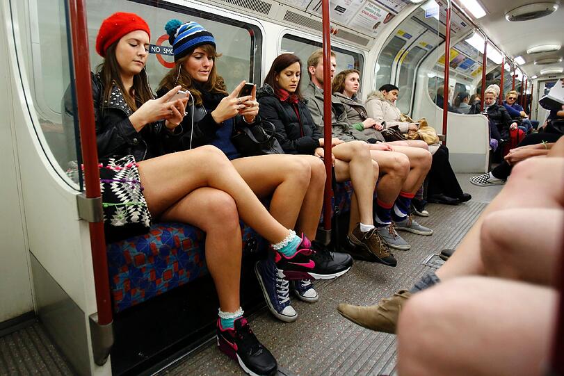London, Madrid, Brüssel, Kiev und New York: Weltweit lassen Menschen am "No Pants Day" die Hosen in der Öffentlichkeit runter. Dabei ergibt sich auch der ein oder andere schöne Anblick - oder auch nicht. Die Bilder.