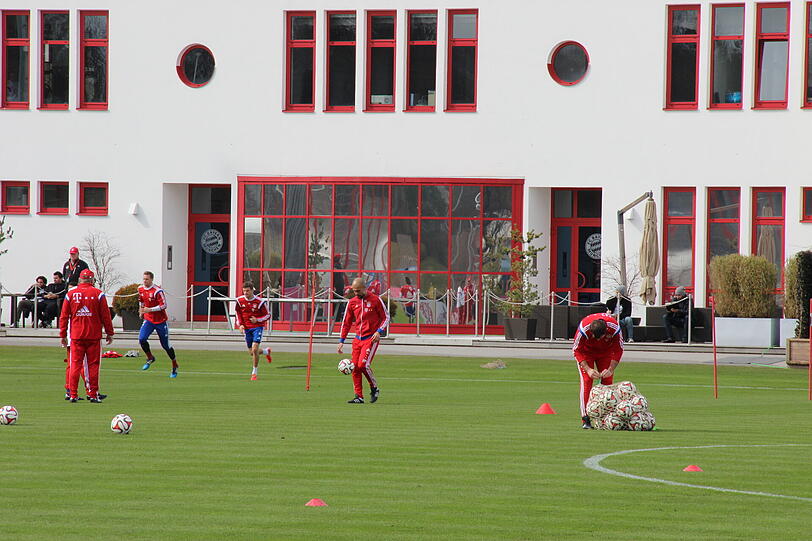 Am Dienstag gab's an der Säbener Straße ein öffentliche Trainingseinheit. Hier gibt's die Bilder!