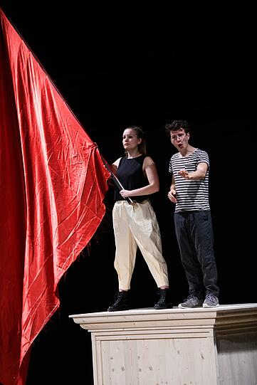 "Die rote Republik" im Akademietheater der Bayerischen Theaterakademie.