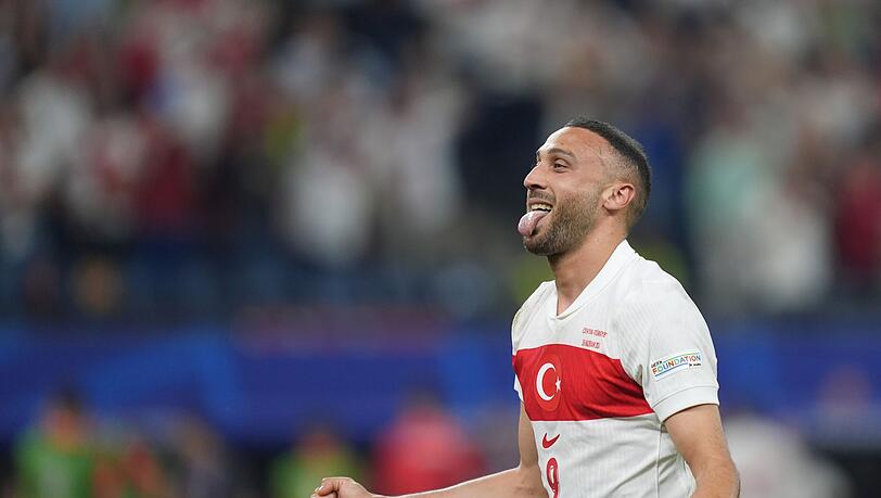 Der Türke Cenk Tosun jubelt nach seinem Treffer zum 2:1-Endstand. Der Türke Cenk Tosun jubelt nach seinem Treffer zum 2:1-Endstand.