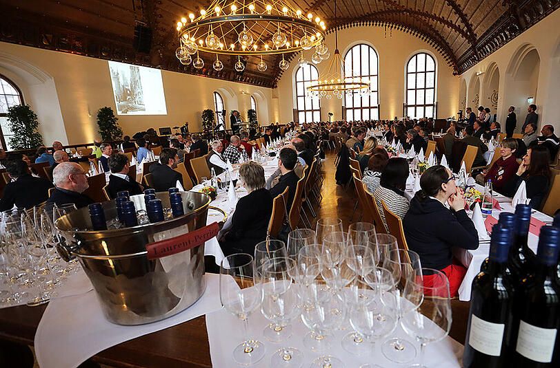 Launige Reden, Filme von früher und feine Häppchen: Die Jubilare der Stadt lassen sich im Alten Rathaus feiern.