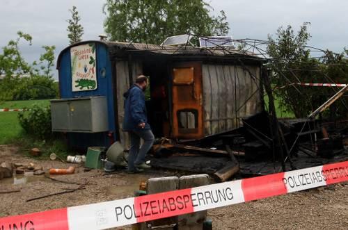 Nur noch ein verkohltes Wrack ist der Naturkindergarten.