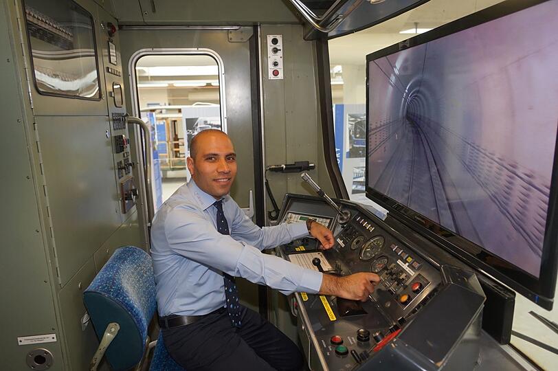 Habib Hakimi im Führerstand.