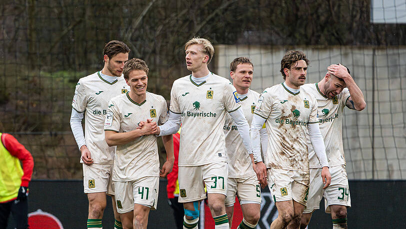 Der TSV 1860 um Clemens Lippmann gewann mit 5:0 gegen den TSV Havelse.