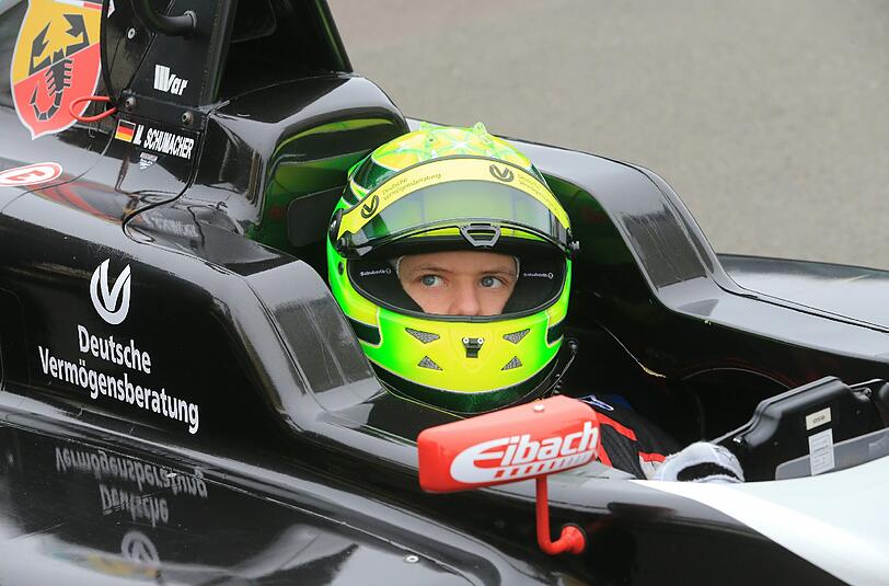 Mick Schumacher startet seit dieser Saison in der ADAC Formel 4. Am Wochenende startet er im "Wohnzimmer" seines Vaters.