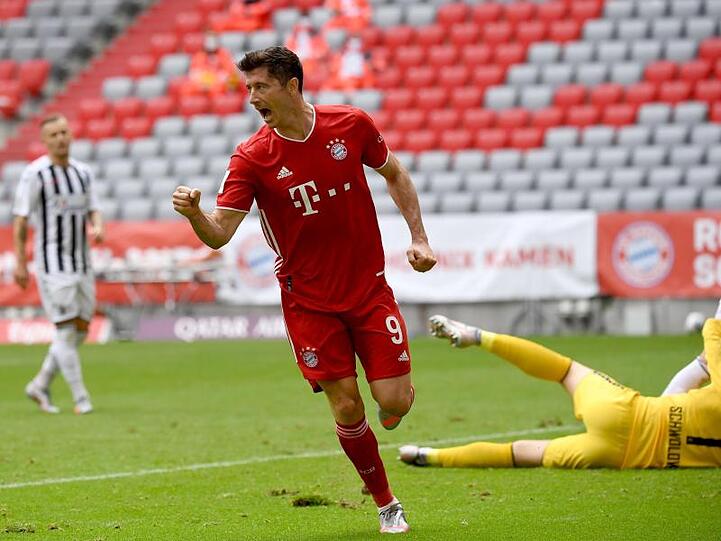 Bayern Münchens Torjäger Robert Lewandowski erzielte zwei Treffer gegen den SC Freiburg.