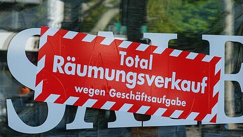 Keine Zukunft: "Total Räumungsverkauf wegen Geschäftsaufgabe".