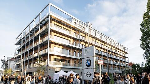 Der Talent Campus ist BMWs neues Zentrum für Aus- und Weiterbildung - direkt auf dem Werksgelände.