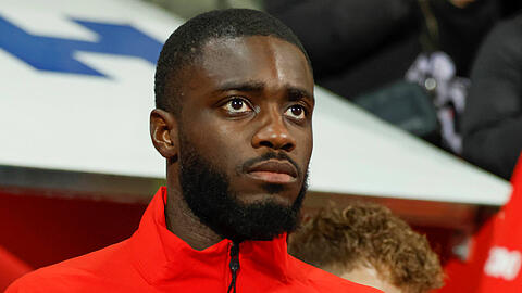 Sein Vertrag beim FC Bayern l&auml;uft Ende Juni 2026 aus: Dayot Upamecano, der auch von Paris Saint-Germain umworben wird.