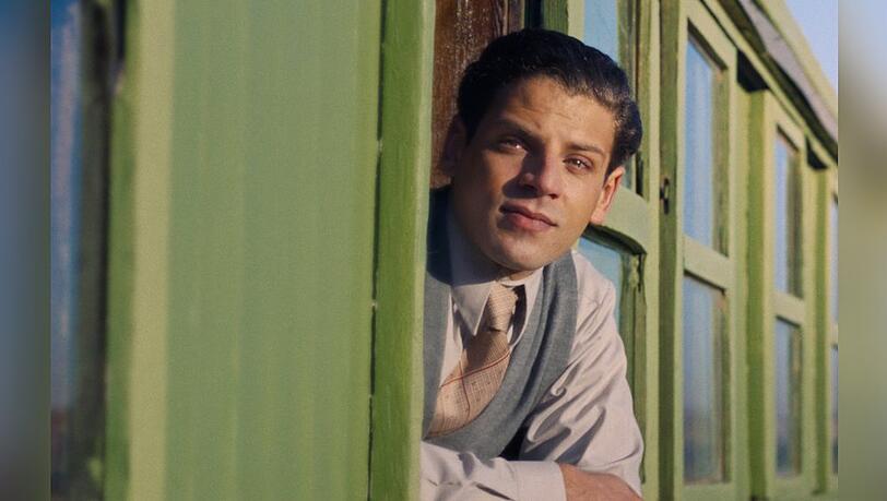 Karim Daoud Anaya verk&ouml;rpert in "Pal&auml;stina 36" Yousef, der zwischen Dorf und Stadt pendelt.