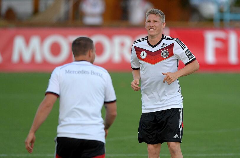Bastian Schweinsteiger (r.) bei einer Trainingseinheit in Brasilien.