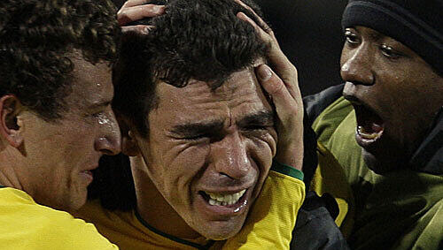 Es war der Siegtreffer für Brasilien im Confed-Cup-Finale gegen die USA - doch trotz seines Tores war Bayern-Star Lucio todtraurig. Es war der Siegtreffer für Brasilien im Confed-Cup-Finale gegen die USA - doch trotz seines Tores war Bayern-Star Lucio todtraurig.