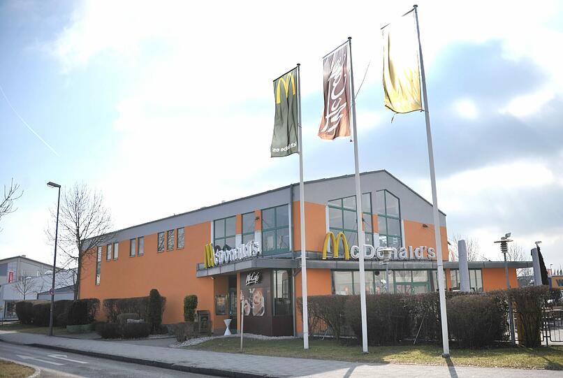 Dieses MC Donalds Restaurant im Dachauer gewerbegebiet wurde am frühen Montagmorgen ausgeraubt.