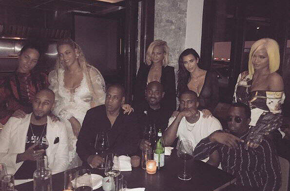 Anschließend feierte sie ordentlich mit Ehemann Jay Z, Cassie, Kim Kardashian, Kanye West, Alicia Keys und P. Diddy.