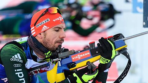 Biathlet Arnd Peiffer am Schießstand.