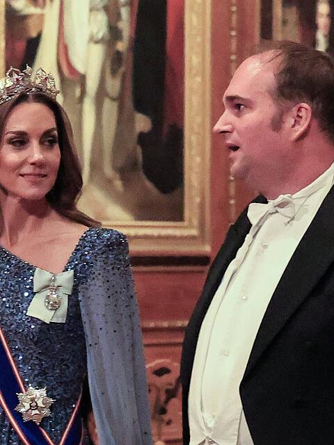 Seite an Seite mit Prinzessin Kate: Der Münchner Politiker Sebastian Roloff hat beim royalen Staatsbankett eine ganz besondere Sitznachbarin.