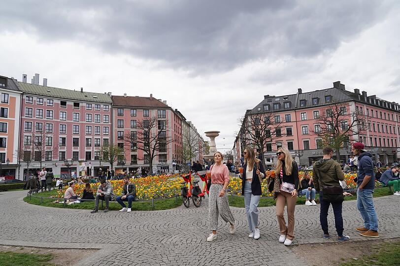 Tagsüber ist es am Sonntag am Gärtnerplatz ruhig, abends weniger.