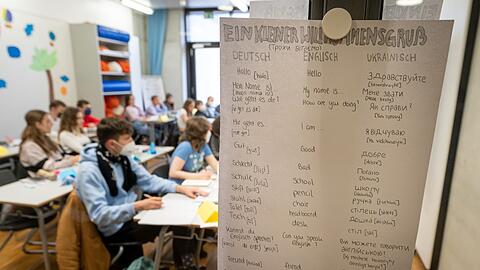 Kinder aus der Ukraine in einer Willkommensklasse des Gymnasium Trudering in München.