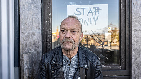 Wolfgang Flatz (72), kurz bevor er sein Atelier in der Kistlerhofstraße räumen musste.