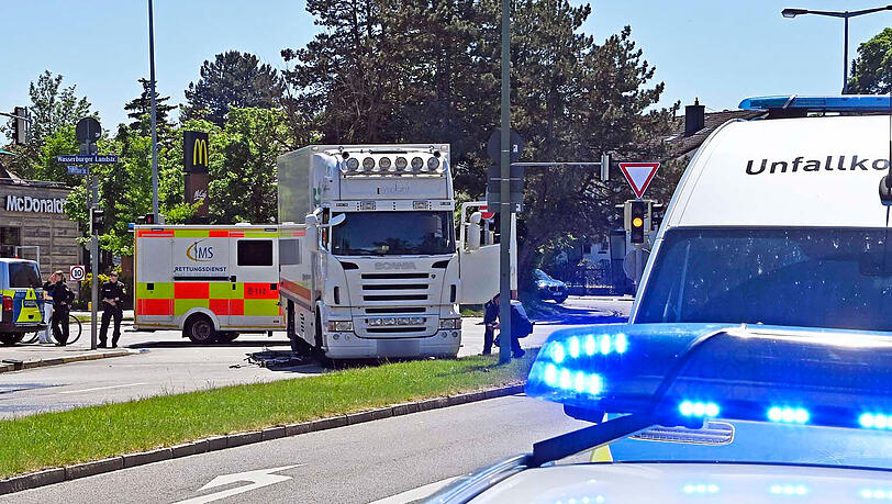 Eine 84-jährige Radfahrerin wurde von diesem Lkw erfasst. Eine 84-jährige Radfahrerin wurde von diesem Lkw erfasst.