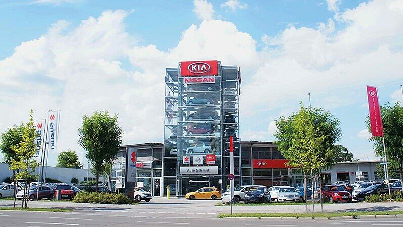 Auto Schmid ZwNL der Autohaus MKM Huber GmbH in München-West. Auto Schmid ZwNL der Autohaus MKM Huber GmbH in München-West.