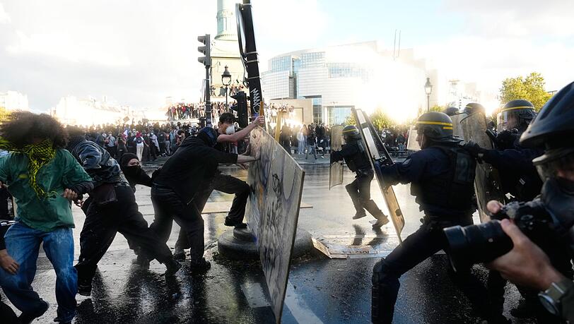 Die Schulproteste in Frankreich dauern an. Die Schulproteste in Frankreich dauern an.