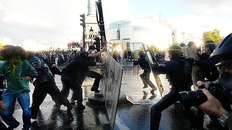 Die Schulproteste in Frankreich dauern an.