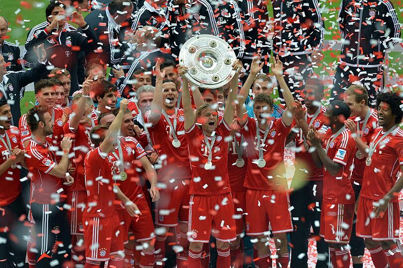 Der FC Bayern München feiert seinen 23. Titel. Am Samstag haben die Spieler die Meisterschale überreicht bekommen. Die Bilder vom Jubel in der Allianz Arena