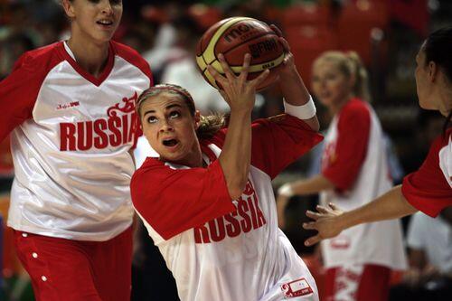 Betty Hammon wirft ihre Körbe jetzt für Russland. Obwohl sie aus South Dakota in den USA stammt.