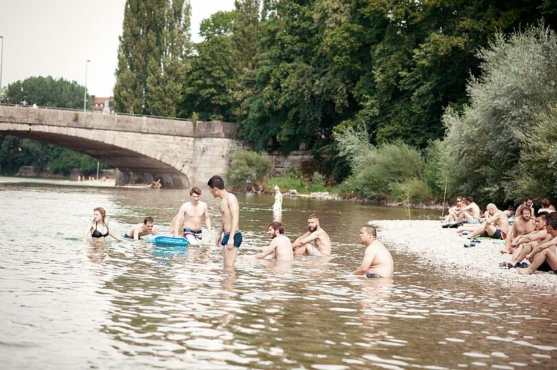 So lustig war der BIG JUMP am Sonntag. Die Bilder!