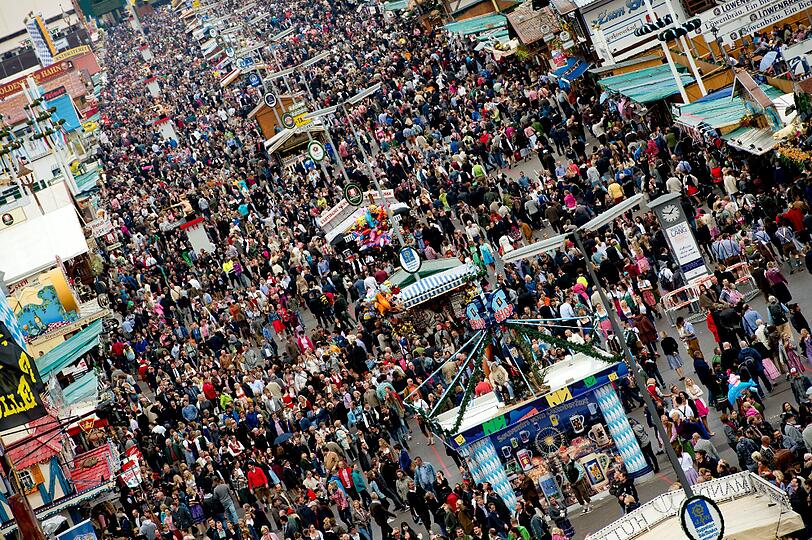 Die Aktion "Sichere Wiesn für Mädchen und Frauen" gibt es mittlerweile seit 13 Jahren. (Archivbild)