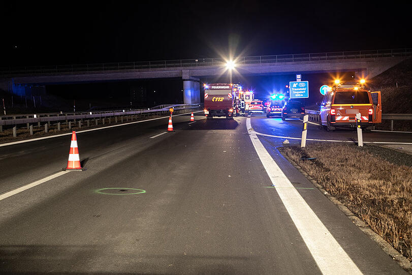 In der Nacht zum Sonntag kam es auf der A8 zu dem tragischen Unfall.