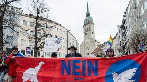 Bereits am Samstag fand in M&uuml;nchen ein gro&szlig;er Ostermarsch f&uuml;r den Frieden statt.