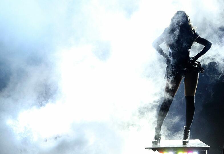 Super sexy im Superdome: Die Baltimore Ravens begeistern ihre Fans - und Sängerin Beyoncé Knowles legt in der Pause einen 13-minütigen Auftritt hin.