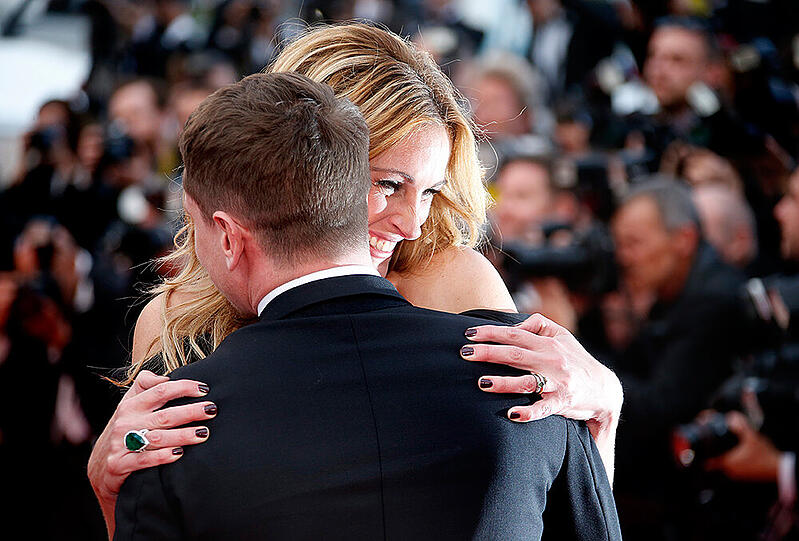 Julia Roberts begrüßt Jack O'Connell