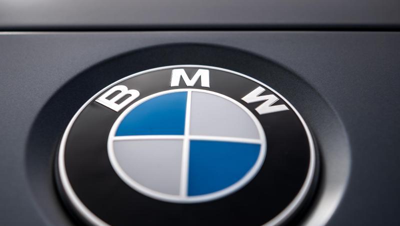 Das Logo des Münchner Autobauers BMW ist auf einem Auto zu sehen. Foto: Sina Schuldt/Archiv Das Logo des Münchner Autobauers BMW ist auf einem Auto zu sehen. Foto: Sina Schuldt/Archiv