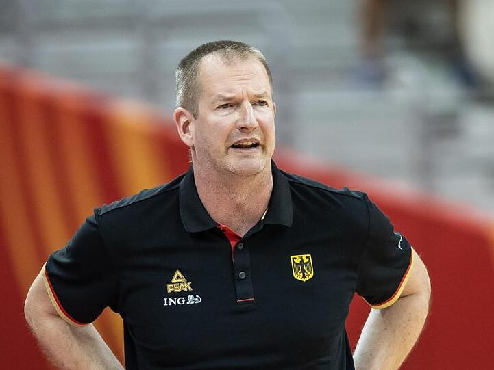 Tritt mit der Basketball-Nationalmannschaft in der Olympia-Qualifikation in der Gruppe A an: Bundestrainer Henrik Rödl.