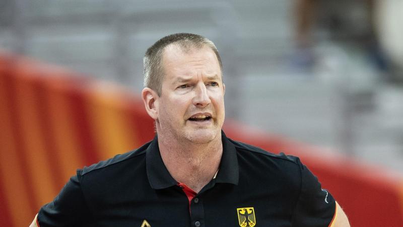 Tritt mit der Basketball-Nationalmannschaft in der Olympia-Qualifikation in der Gruppe A an: Bundestrainer Henrik Rödl.