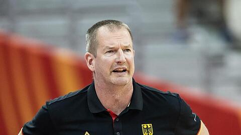 Tritt mit der Basketball-Nationalmannschaft in der Olympia-Qualifikation in der Gruppe A an: Bundestrainer Henrik Rödl.