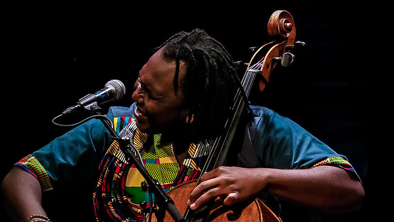 Der aus Südafrika stammende Cellist Abel Selaocoe.