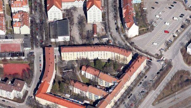 Die Schule am Gotzinger Platz. Die Schule am Gotzinger Platz.