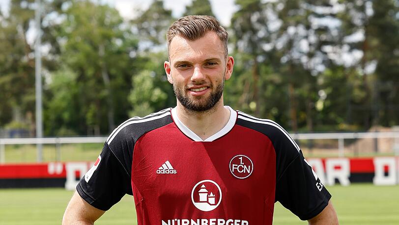 Nürnbergs Manuel Wintzheimer schaut in die Kamera.